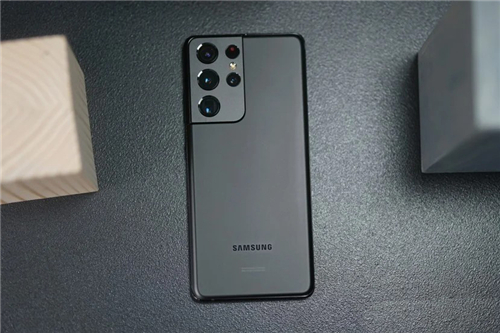 同为大厂出品，为何三星Galaxy S21 5G系列免费送充电头