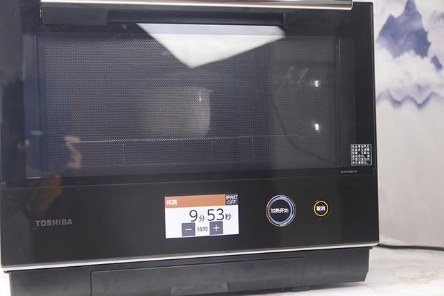 东芝微蒸烤一体机ER-RD7000CNW，全能料理的尝鲜体验