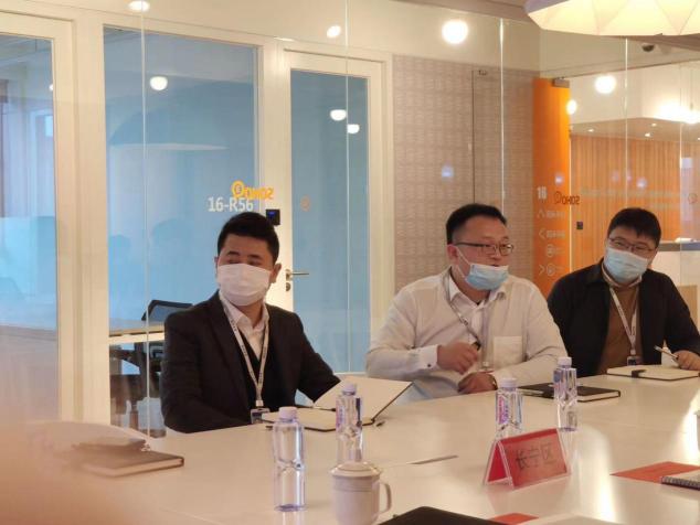 上海市委常委、常务副市长陈寅一行莅临盟云全息考察调研