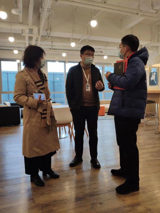 上海市委常委、常务副市长陈寅一行莅临盟云全息考察调研