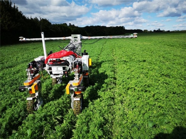 高通5G毫米波技术开始应用于机器人农业和智慧校