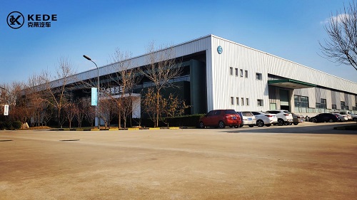 KEDE克蒂汽车携SV9超级越野车和豪华商务车KEDE雪堆白登陆上海车展