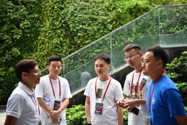祝贺思腾集团&云南九机通讯新零售运营发布会取得圆满成功！