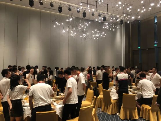 祝贺思腾集团&云南九机通讯新零售运营发布会取得圆满成功！