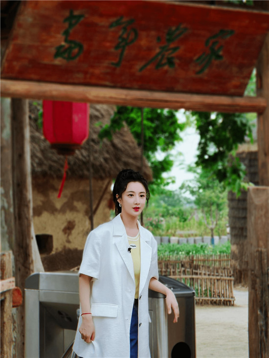 薇娅探访安徽凤阳小岗村，再次感受到中国农民的敢为人先