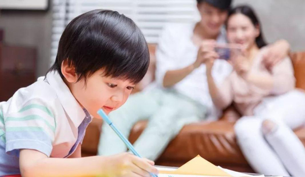 栗志教育理念植根于孩子身心，高效赋能学习和爱的能力