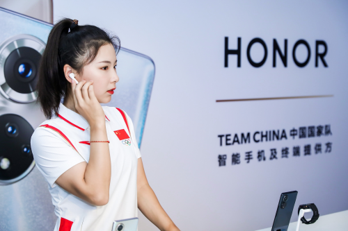 以高科技助力体育事业 荣耀Earbuds 2 SE耳机为TEAM CHINA中国国家队出征加油