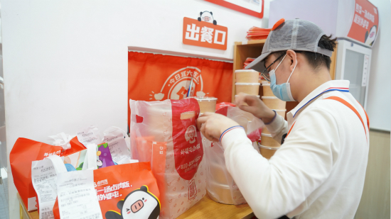 连锁快餐加盟哪家好？外婆屯卤肉饭加盟商道出真相！