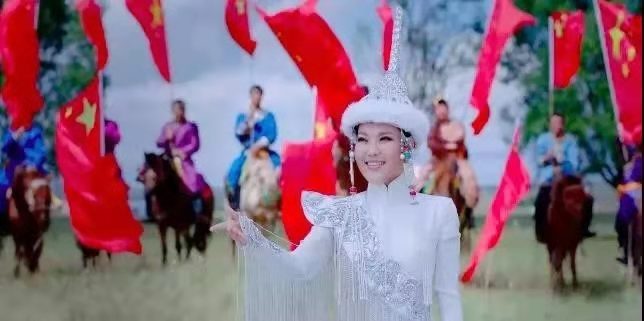 都说乌兰图雅在“躲汉子”，无声胜有声的回应更有力量！