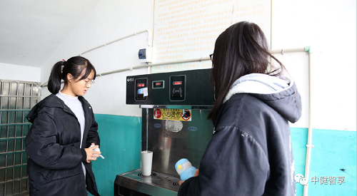 中健领航保障校园饮水安全，助力学生健康生活