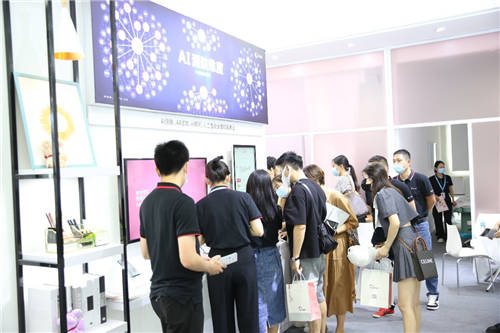 C-Life智慧美业亮相广州美博会，全场景闭环服务引围观