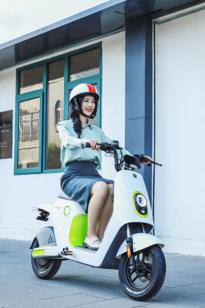 颜值高、跑得远，还智能！绿源液冷电动车出游适配度MAX！