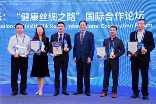 建设全飞秒标准化示范医院，视百年打造眼健康事业的丝绸之路