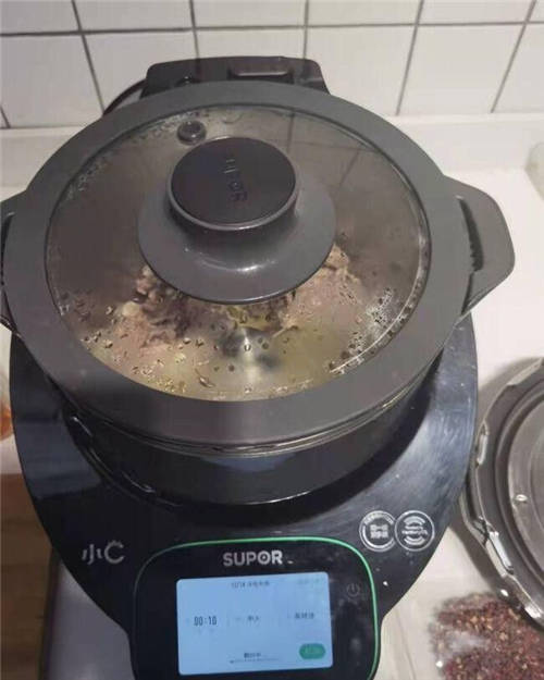 自动炒菜机初体验：买苏泊尔小C主厨料理机，值吗？