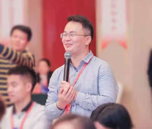 包丰源：传播生命智慧 促进社会和谐