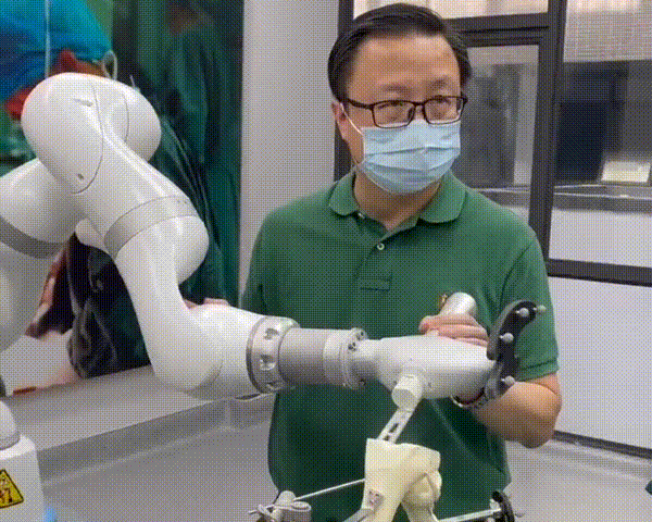 体验官 