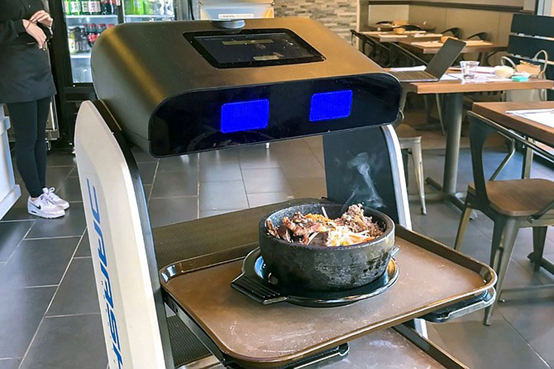 携带滚烫食物穿梭餐厅，送餐机器人解决韩餐厅头疼难题