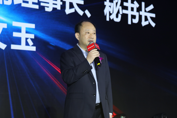 绿佳电动车在三亚发布品牌发展新战略，官宣胡军为品牌首位代言人