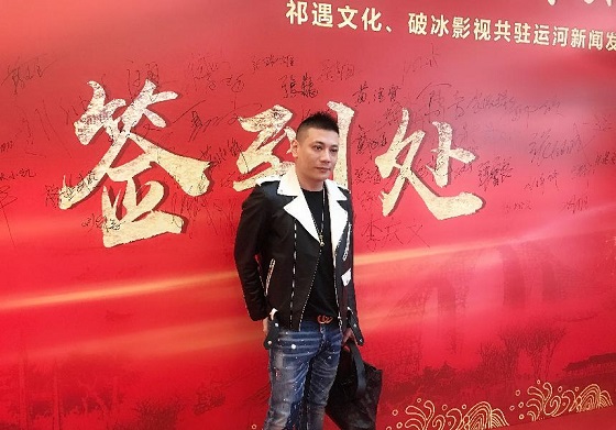 歌手白雪小8岁音乐人男友原艺身份曝光，虽小8岁人小鬼大