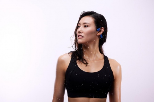 从热剧《盛装》到杂志《Champion》，韶音运动耳机为何总是时尚icon