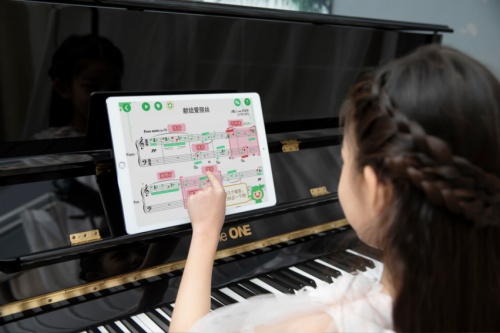 小叶子智能陪练：用更快乐的方式去学钢琴