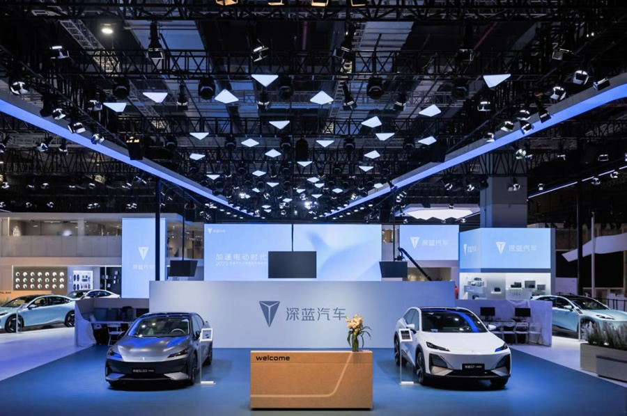 深蓝汽车成立一周年强势进阶，携首款SUV深蓝S7及首款轿车深蓝SL03首次亮相2023上海车展.jpg