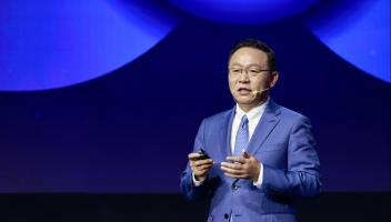 华为汪涛：AI全面重构超宽带网络，激发商业新增长