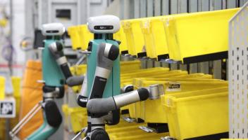 亚马逊宣布全球已部署100万台机器人 新AI模型助力物流效率提升