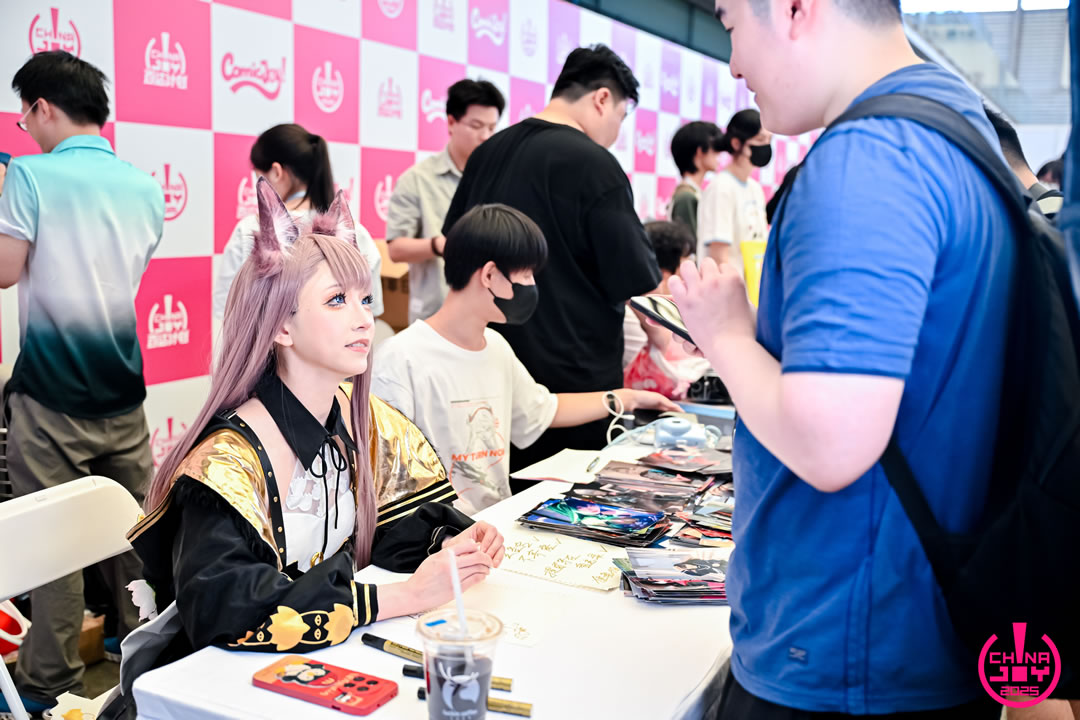 57 签售.jpg
