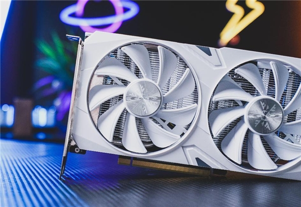 四年之约不负等待,耕升 GeForce RTX 4060 踏雪+DLSS 3实现百帧玩光追