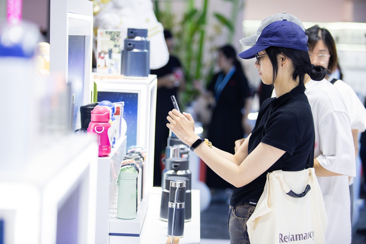 航天严选实力圈粉 抗菌新品再升级 富光亮相第116届上海百货会