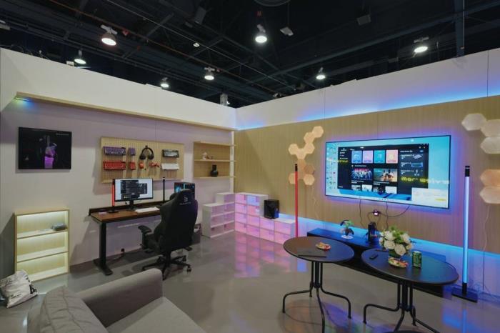 Blacklyte逐夜亮相2025 CES 生态新品震撼登场