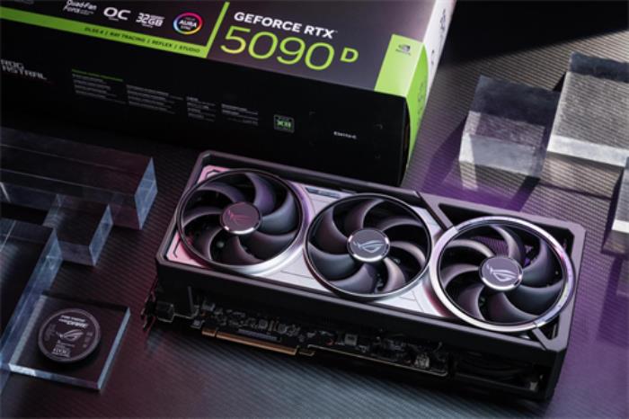 新晋卡皇 ROG ASTRAL RTX5090D夜神显卡登场！