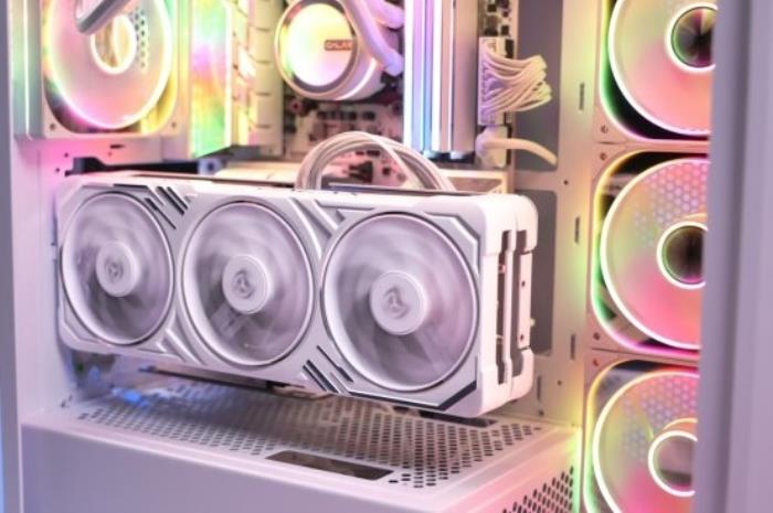 支持DLSS4，影驰 RTX 5080 金属大师OC评测