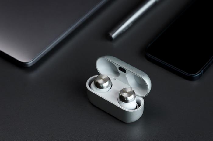黑胶豆Technics EAH-AZ100真无线耳机荣获《What Hi-Fi》最佳高端无线耳机