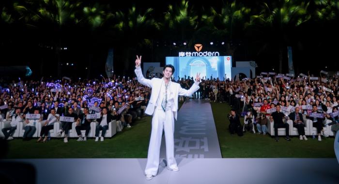 全球热议！全网刷屏！雅迪摩登系列新品开启女性出行新纪元