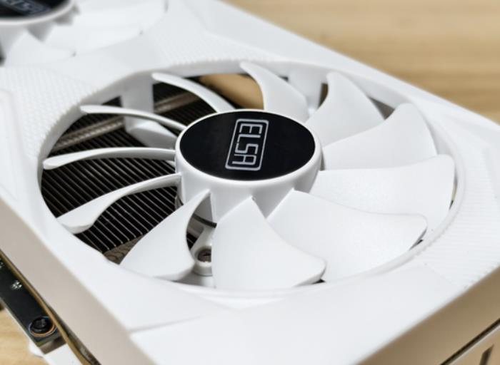 人气角色担任主角，用艾尔莎RTX3060幻雷者12G玩转《如龙8外传：夏威夷海盗》