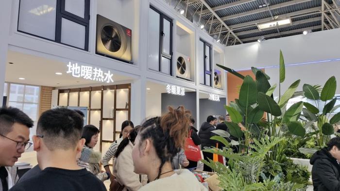 2025生意在线下：看热立方如何把专卖店变成“用户体验银行”