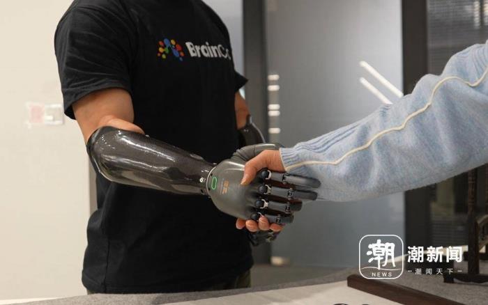 AI走读新质生产力丨杭州强脑科技公司：迈向脑洞大开的未来