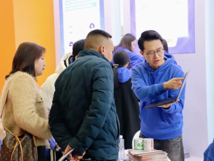卖家精灵再度亮相2025年福州跨交会，AI赋能跨境卖家新机遇
