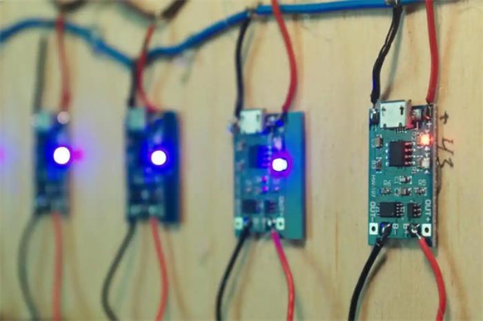 6层PCB选哪家？对比嘉立创、华秋、捷配、捷多邦的板材与性能