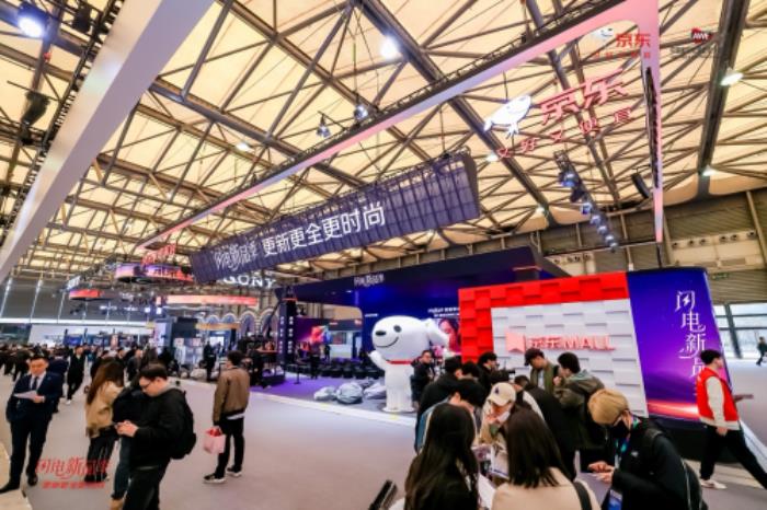 买海尔AWE新品认准京东闪电新品季 买一件送全年更省心
