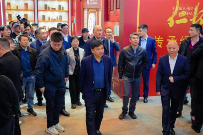 ​狂揽四项大奖、春糖C位亮相,远明老酒春糖彰显标杆力量!