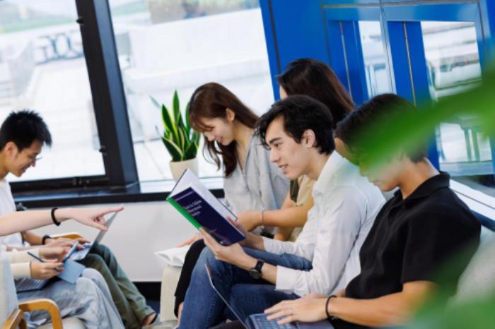AI人才战升级：港科大AIE项目助力企业精英“化身”未来AI实战家