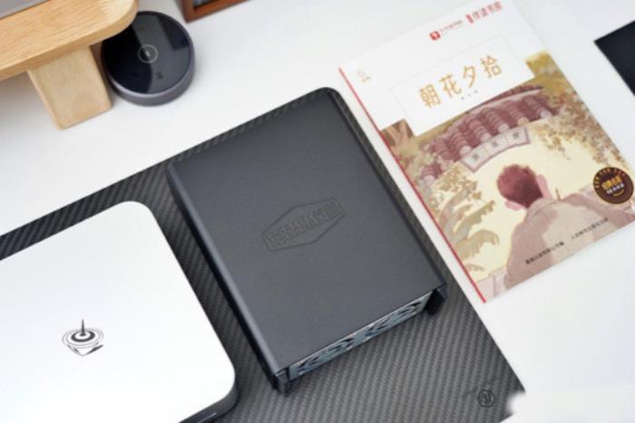 铁威马F8 SSD Plus：假期办公的“隐形生产力伙伴”
