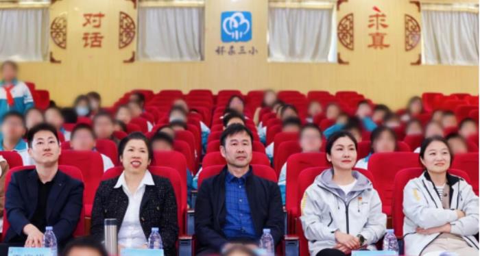 以“笔”为径 用AI守护，阿尔法蛋爱心捐赠惠及北京怀柔三小师生