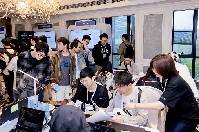 奋楫逐浪，迎风远航——昇思开发者大会成功举办，MindSpore 2.6版本重磅发布