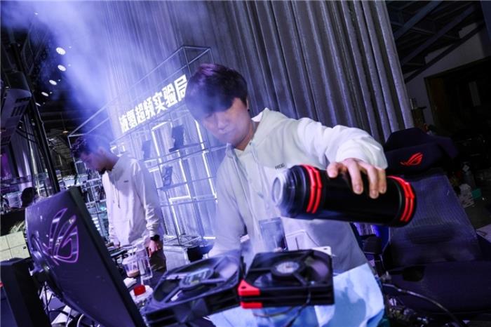湘聚金字塔！华硕主板引爆ROG DAY 2025信仰狂欢