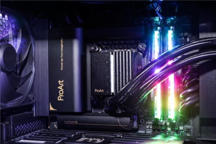 超频破纪录 华硕主板引爆ROG DAY 2025