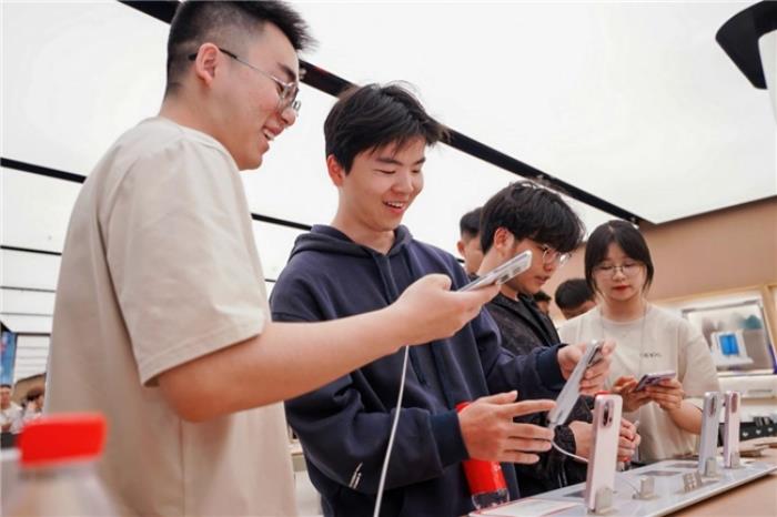 全国 29 城联动，一加 13T Pop-up 快闪活动来袭